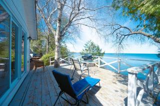 Lakefront Cottage Private Beach & & Kayaks - 9
