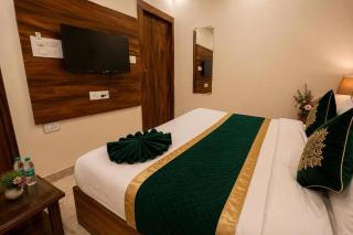 Hotel Relax Inn Near By--The Ganges At Triveni Ghat - 3