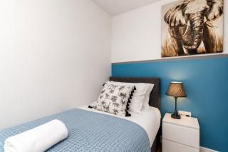 Large 3 bed Double Driveway Smart TVLong Stays - 5