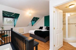 Large 3 bed Double Driveway Smart TVLong Stays - 1