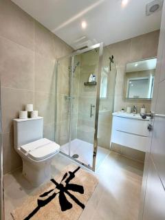 Crystal Unit - 4BR House with Garden and Free Parking - 7