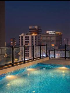 Elva 1 BHK Self Checkin Gulberg MM Alam Pool Lahore - 6