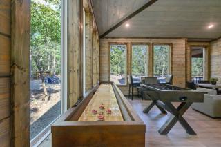 Tranquil Days-Sleeps 28-Luxury Retreat-Huge Deck! - 5