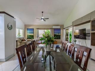 Hispaniola Residencial Pool Table with Private Pool - 3
