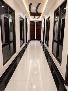 Family-Friendly Luxury Apartment Home Away From Home - 4