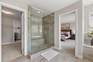 Nolancrest Luxury Retreat Spacious Home with AC - 2