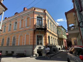 Cozy mansard with views of the old city rooftops - 0