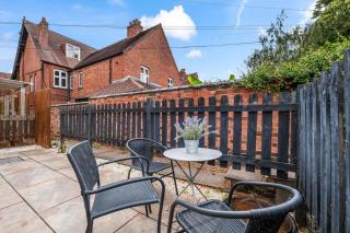 #195 Stylish Coventry City Stay - Sleeps 2 - 8