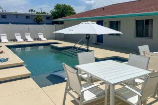 Cocoa Beach/Cape Canaveral Resort Pool Now Open! - Cape Canaveral - 9