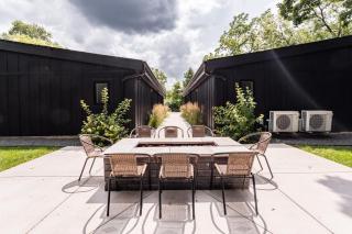 500 HOUSE - Modern, Boutique Experience. Private Patio, Fire Table - A - 6