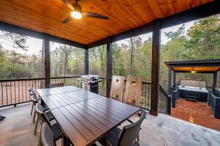 Tranquil Haven - Sleeps 21-Luxury Modern Retreat! - 1