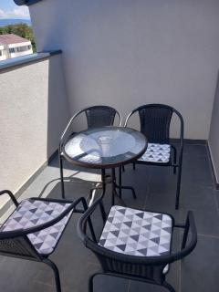 Silver Lake Apartments 3 - 4