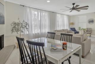 Beautiful Home with heated pool and Fenced Yard by Siesta Key! - 6