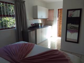 IMS Guesthouse in Summestrand - 3
