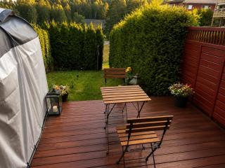 2 Beds Studio Apartment With Free Parking, Private Garden & Entrance Near Metro Garden - 9