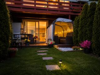 2 Beds Studio Apartment With Free Parking, Private Garden & Entrance Near Metro Garden - 4