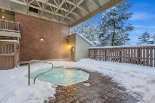 Park City Escape Walk to Lifts plus Shared Hot Tub - 6