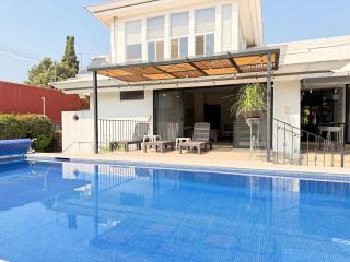 5 bedrooms, ground floor, heated pool, Golden Zone - 3