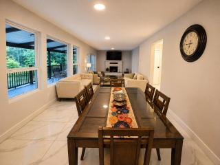 Luxury Nature Retreat, Maple Ridge - 7