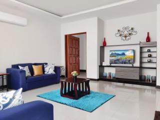 Tastefully-furnished luxurious apartments - 6
