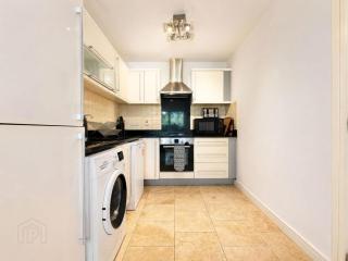 3 Bedrooms with Garden, The Coast, Dublin - 2