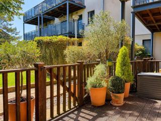 3 Bedrooms with Garden, The Coast, Dublin - 1