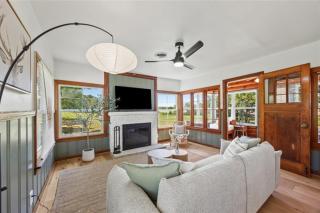 Cedar Nest - Lakefront Cabin Retreat - 4