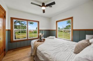 Cedar Nest - Lakefront Cabin Retreat - 1