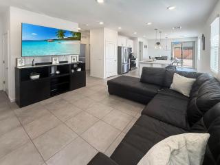 Modern 3BR Casa Grande Retreat Pool Access I-10 - 9