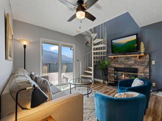 Smoky Sunrise Getaway - Deer Ridge Mountain Resort C305 - 5
