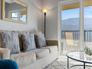 Smoky Sunrise Getaway - Deer Ridge Mountain Resort C305 - 3
