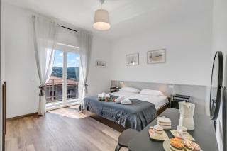 Casa Tramonti: Mountain-View with Terrace Dining - Happy Rentals - 6