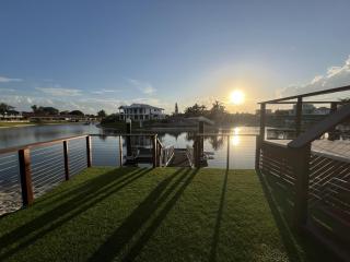 Reflections Broadbeach- Heated Pool! Complete Waterfront Entertainer with Huge Deck, Pool Table and Pontoon - 8