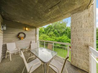 Family Fun Whispering Pines 324 - Pigeon Forge - 6