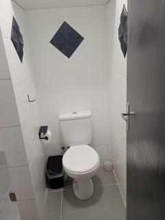 Kitnet com 2 Ambientes em Área Nobre - 8