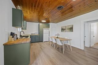 Golden Pine - Lakefront Cabin getaway - 5