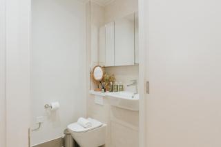 Premium London 1 Bed A4 - 0