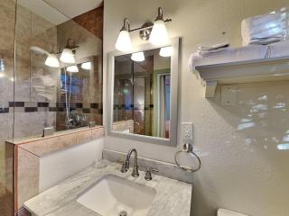 Caprice Cottage - Sun Harbor Cottage #1 - 2