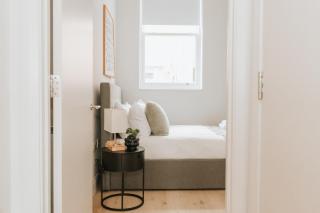 Premium London 1 Bed A4 - 3
