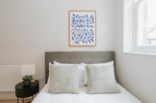 Premium London 1 Bed A4 - 1