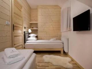 Comfortable holiday home, 3 bedrooms, fireplace - 1