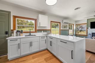 Willow Heaven - Lakefront Cabin Escape - 2