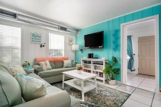 A Salty Texan - Sun Harbor Cottage #10 - 8