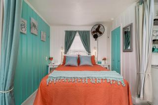 A Salty Texan - Sun Harbor Cottage #10 - 2