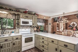 Tis Holiday Haus - 4