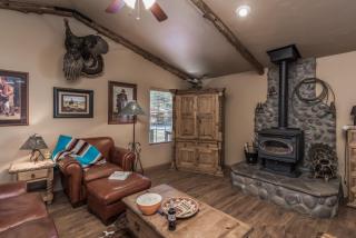 Cowboy Cabin - 7