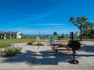 Beautiful Bay View Condo - 7