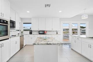 Edgewater Escape - 4