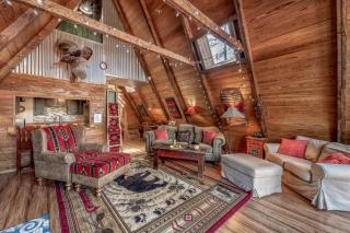 Pine Tin Inn - 7