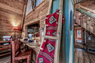 Pine Tin Inn - 4